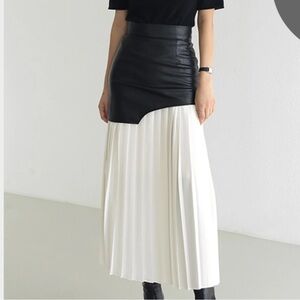 Asymmetric Patchwork Faux Leather Chiffon Pleated Midi Skirt
White / S